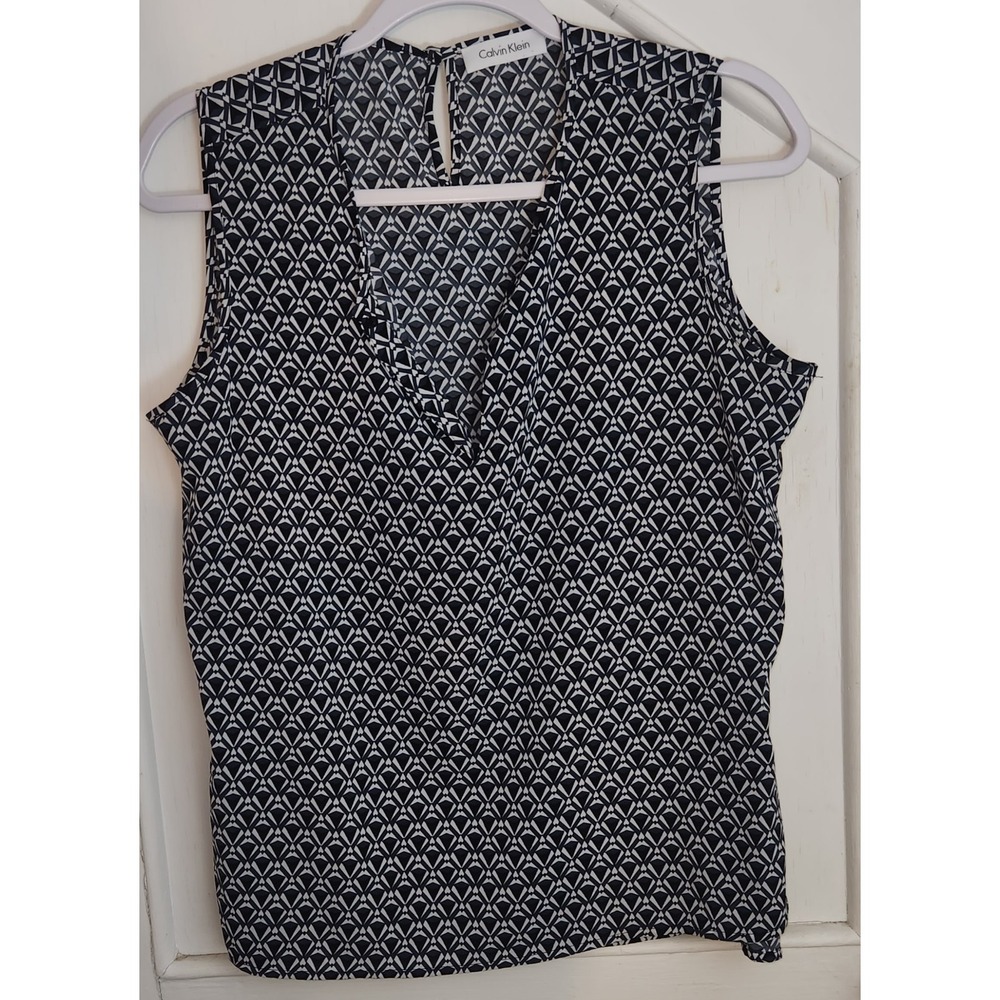 Calvin Klein Womens Sleeveless Top
LARGE